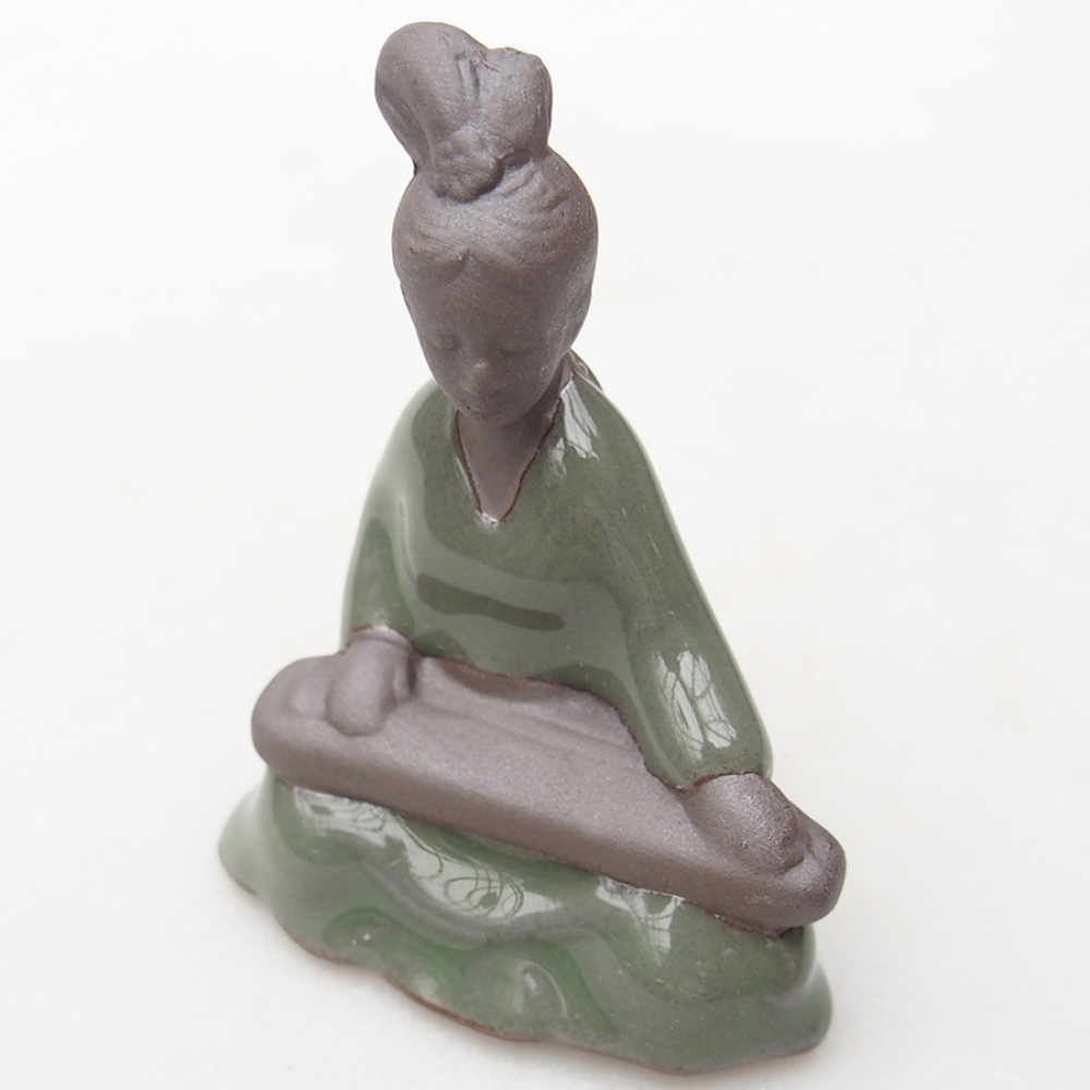 Ceramic figurine