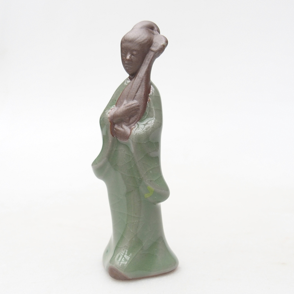 Ceramic figurine