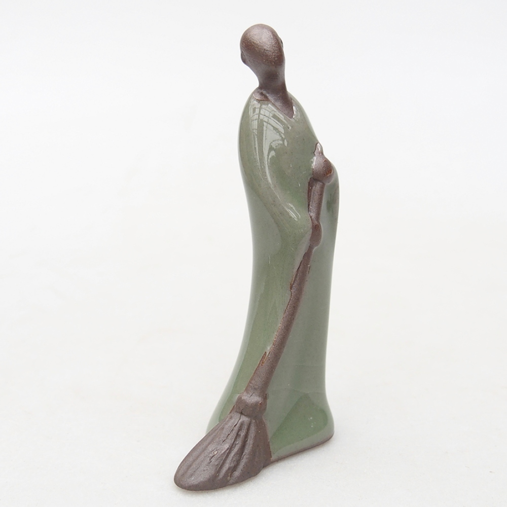 Ceramic figurine
