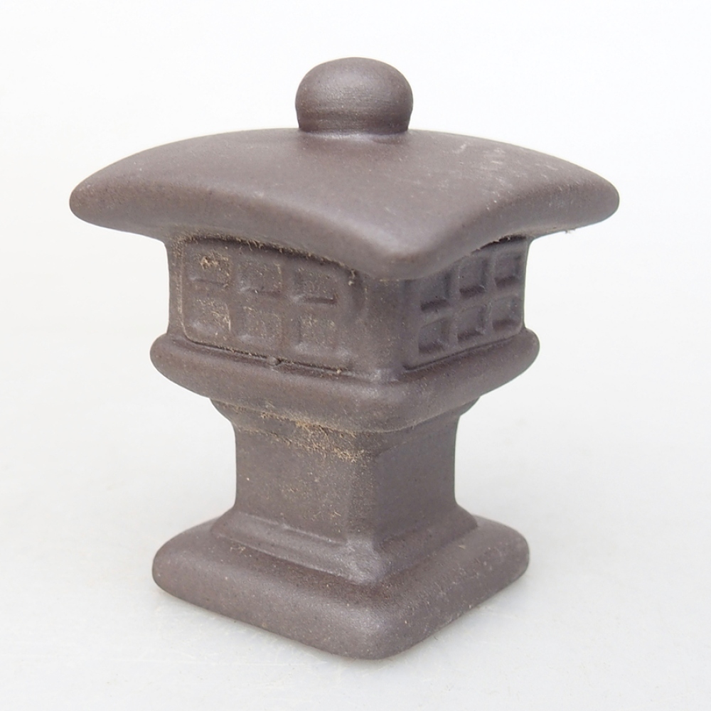 Ceramic figurine