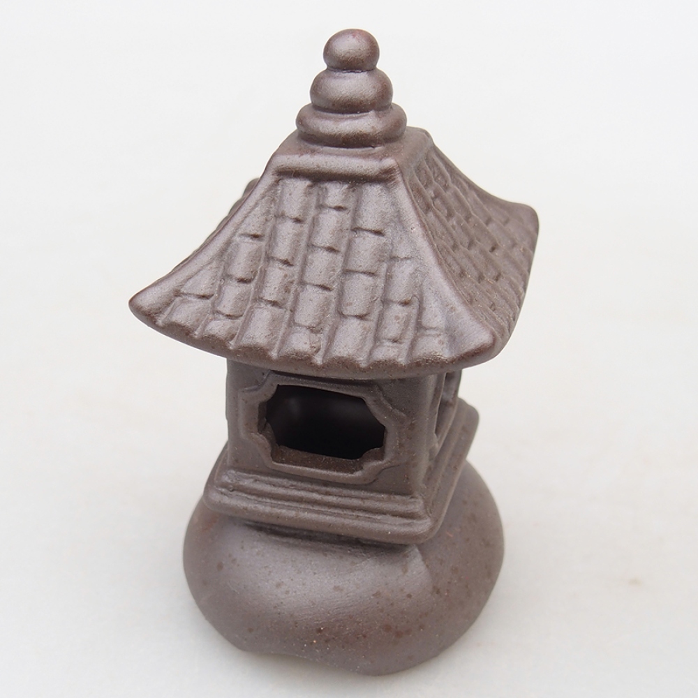 Ceramic figurine
