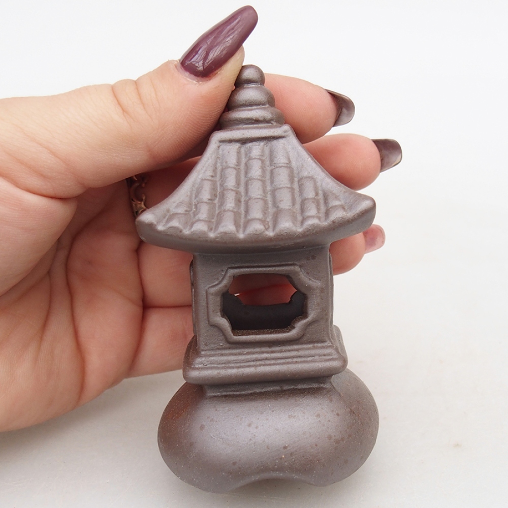 Ceramic figurine