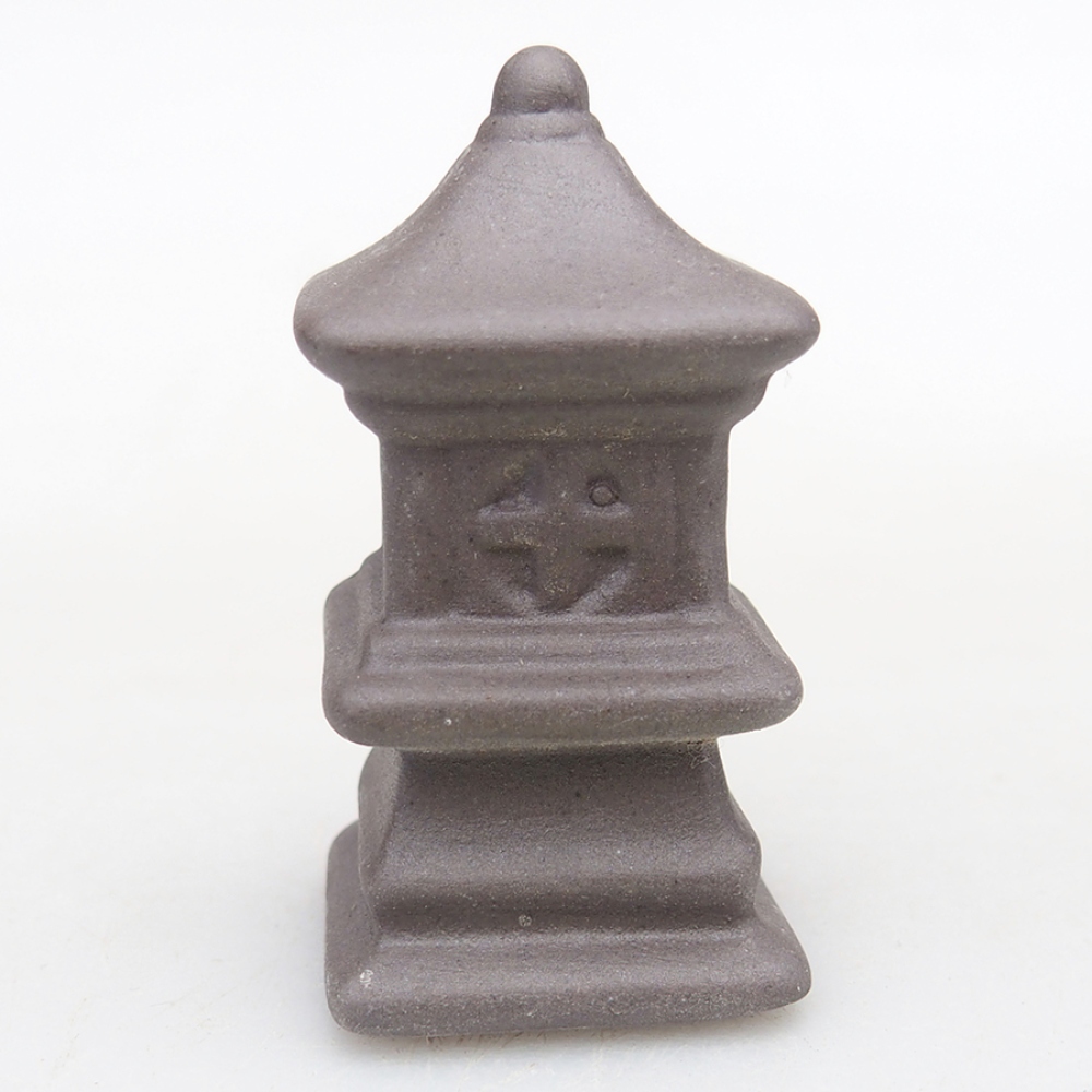 Ceramic figurine