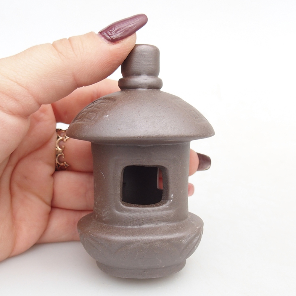 Ceramic figurine
