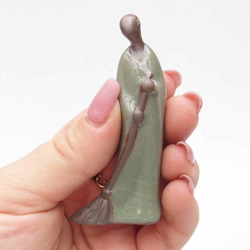 Ceramic figurine