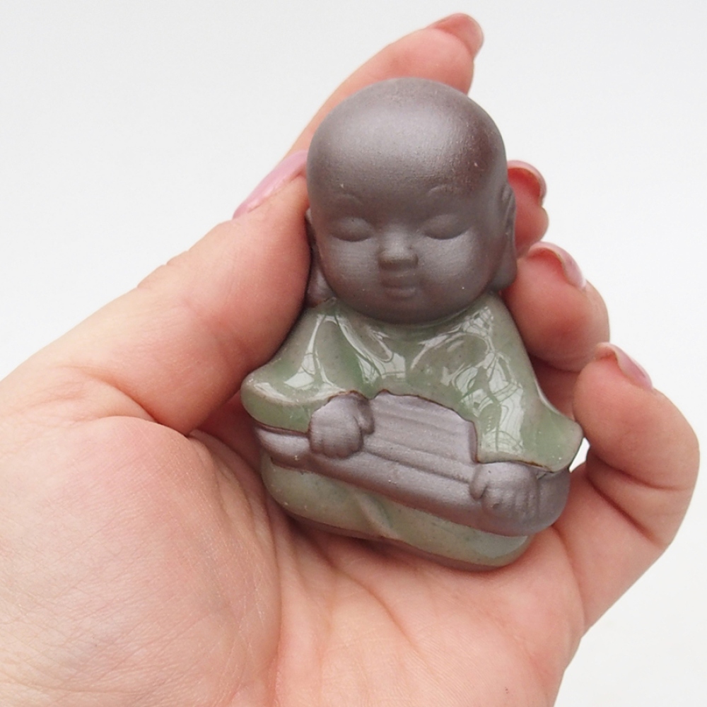 Ceramic figurine