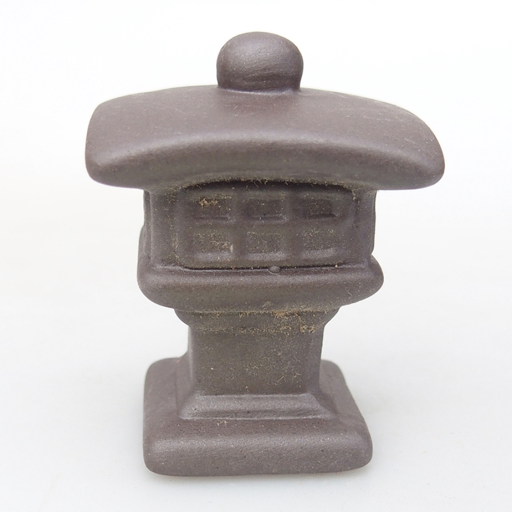 Ceramic figurine
