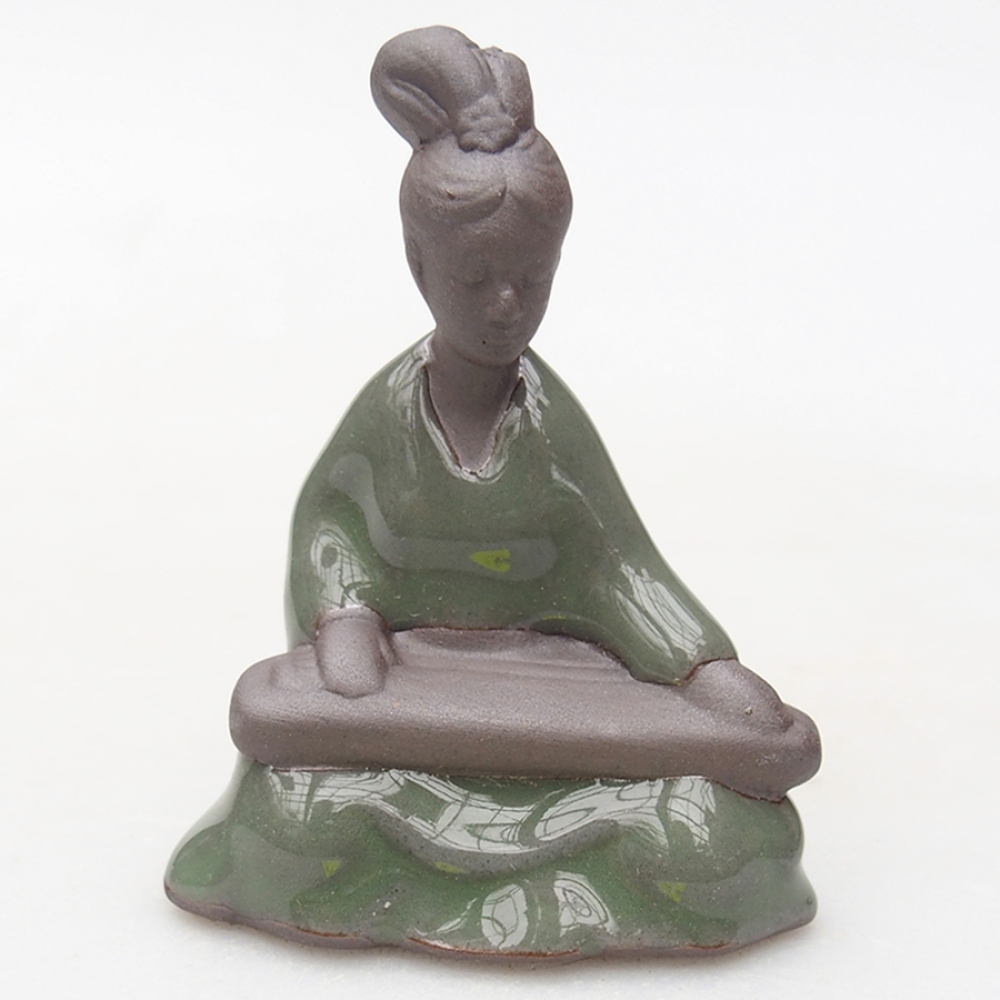 Ceramic figurine