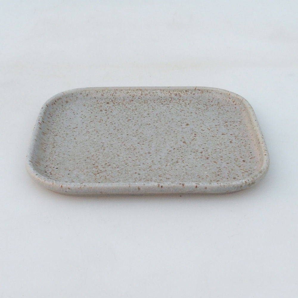 Keramikschale H38 (12 x 11 x 1 cm) – beige