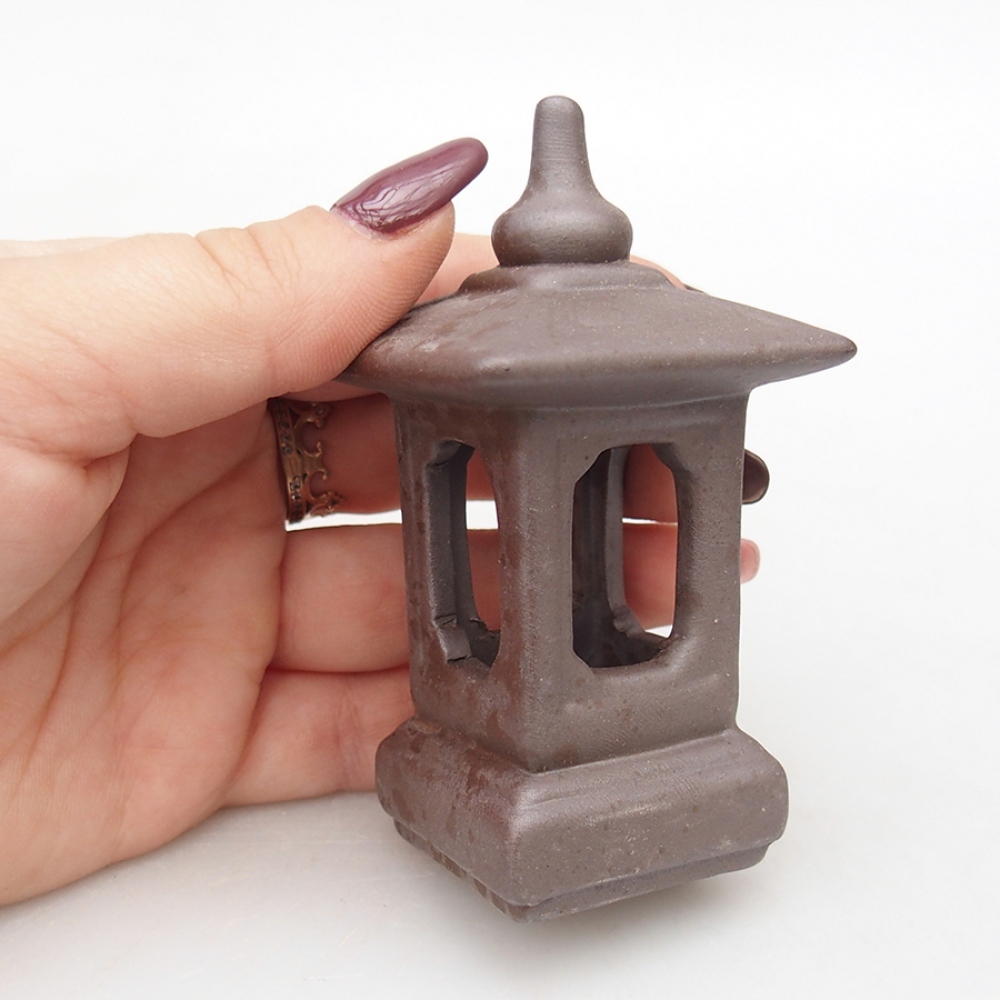 Ceramic figurine