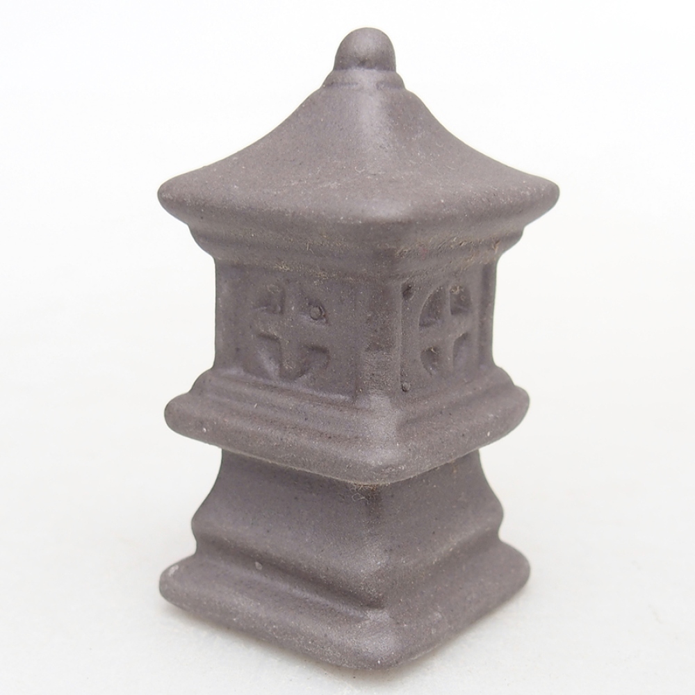 Ceramic figurine