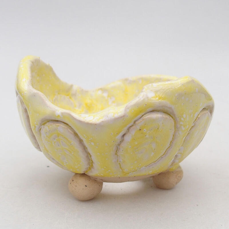 Keramikschale 8,5 x 8,5 x 5,5 cm, weiß-gelbe Farbe