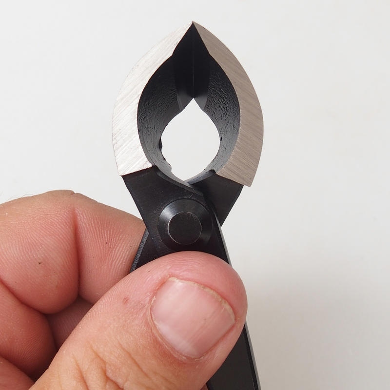 Konkavzange 180 mm abgewinkelt - Carbon
