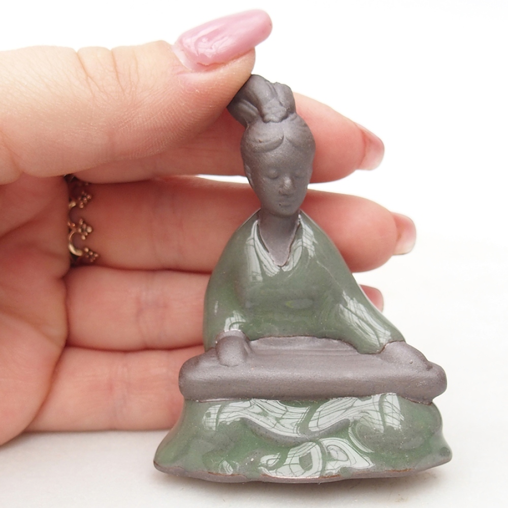 Ceramic figurine