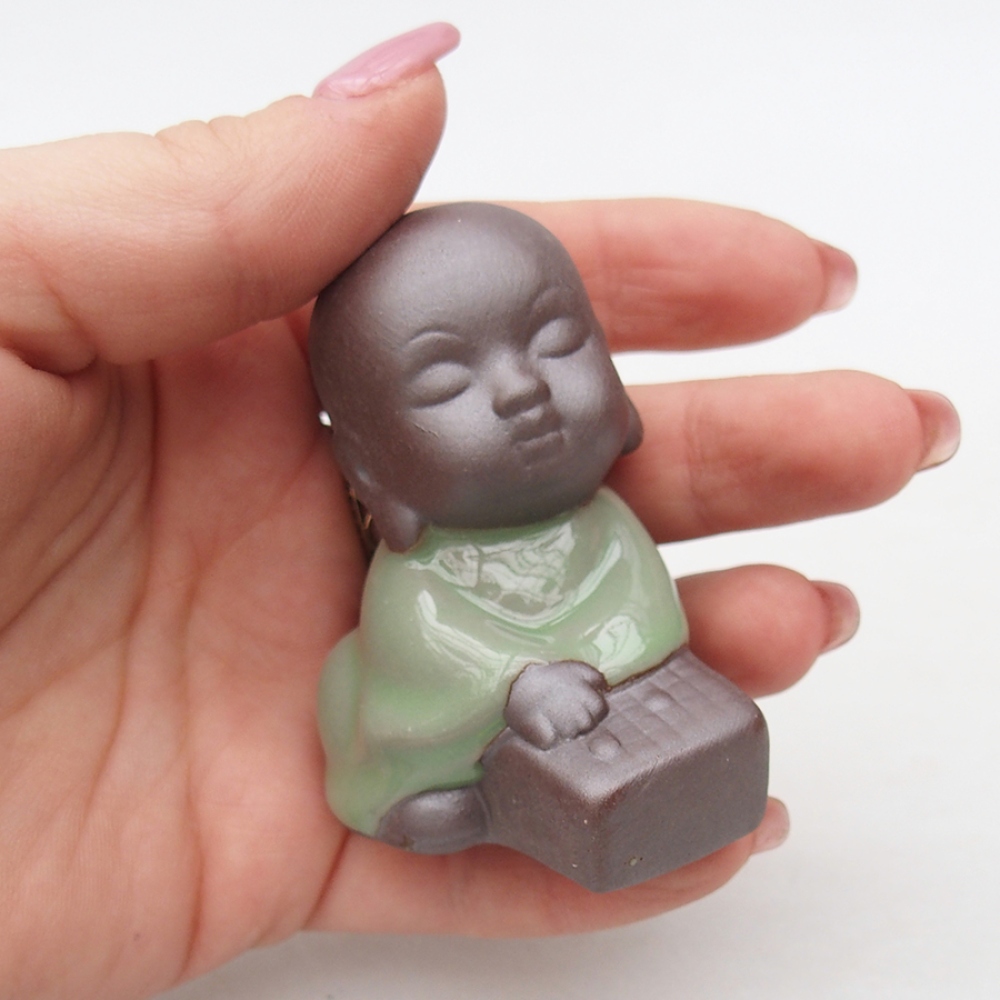 Ceramic figurine