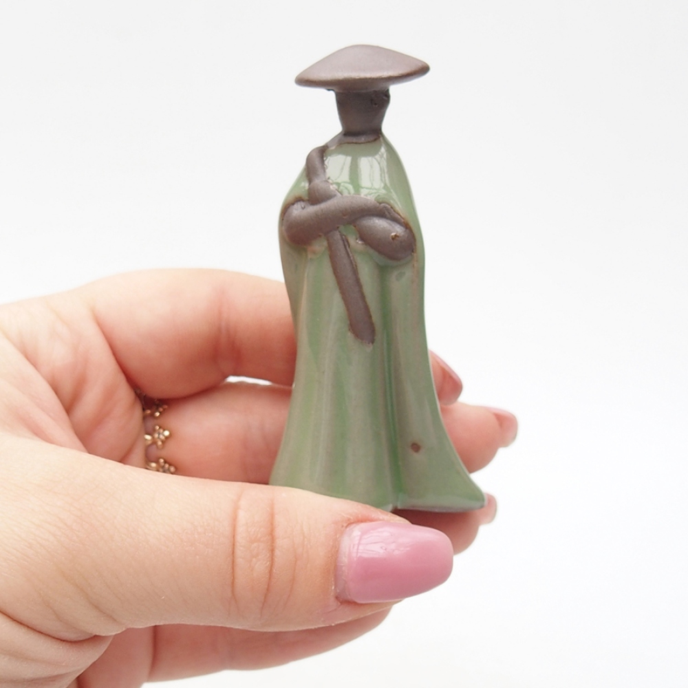 Ceramic figurine