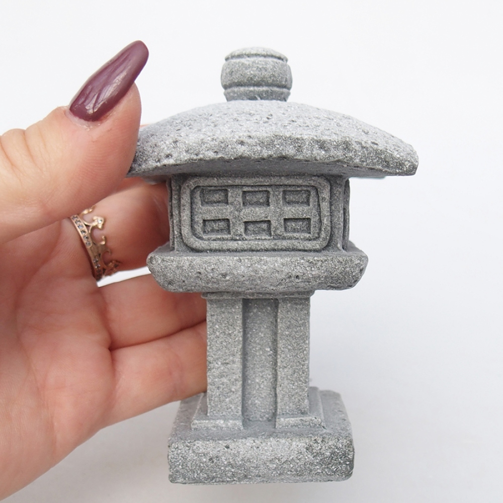Ceramic figurine