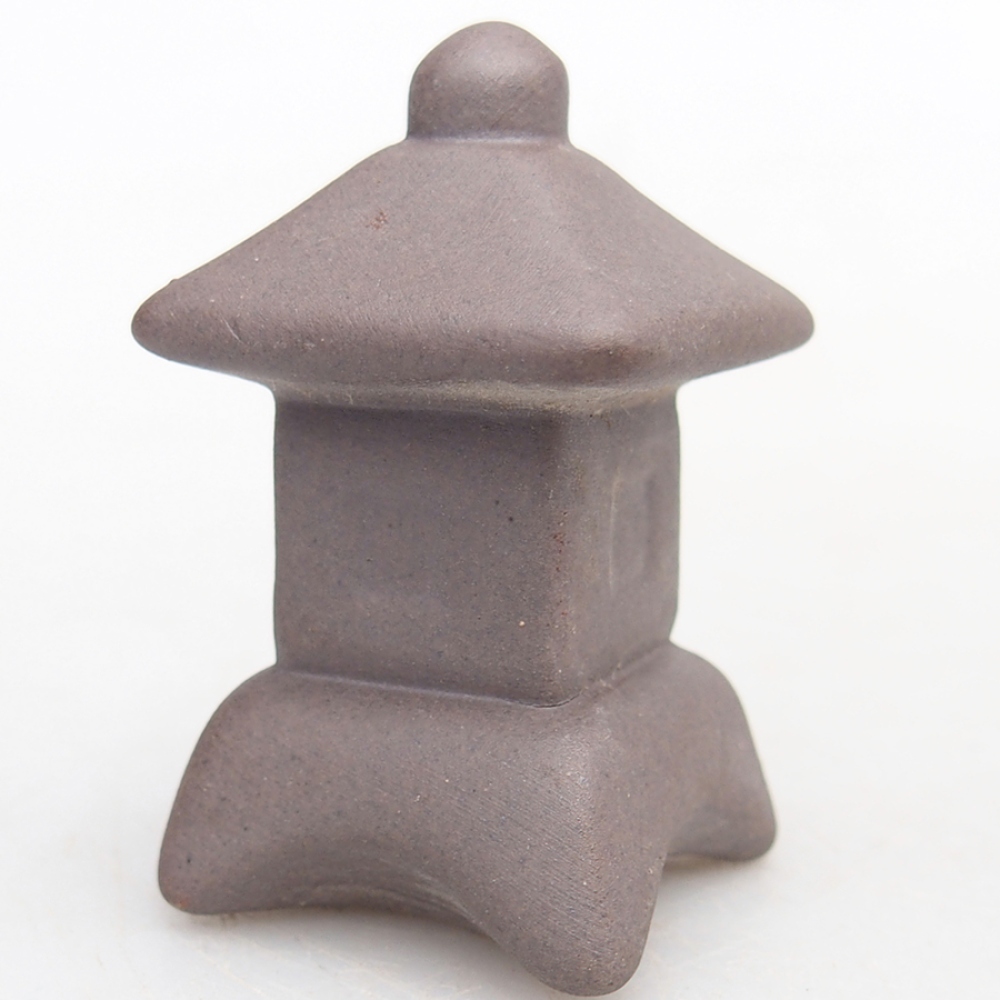 Ceramic figurine
