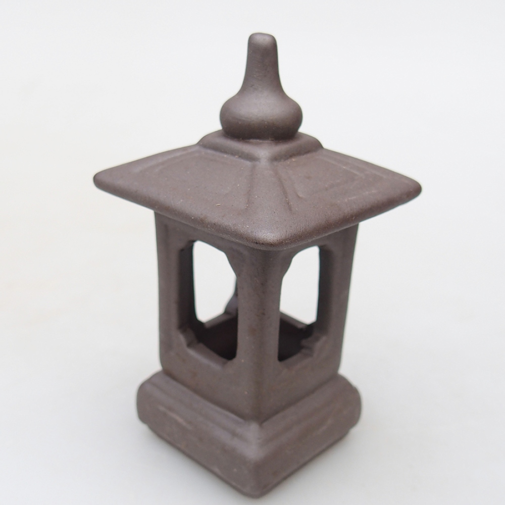 Ceramic figurine