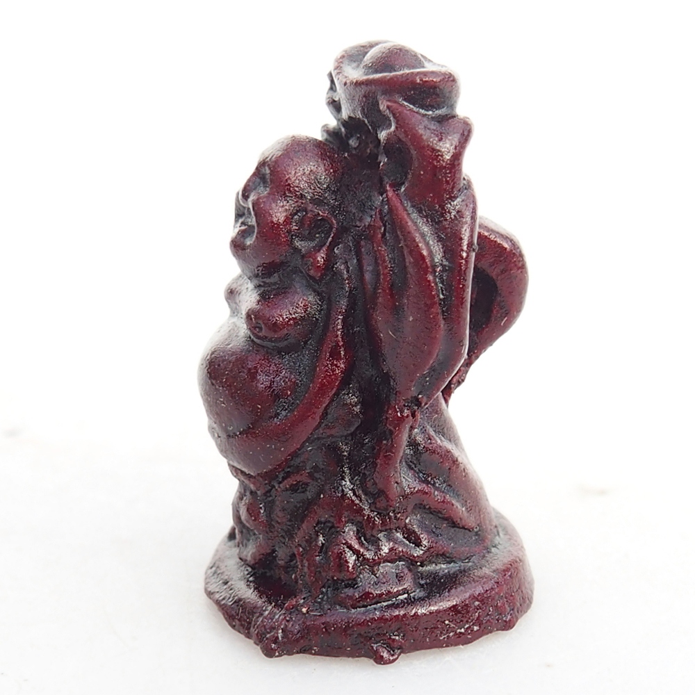 Roter Buddha
