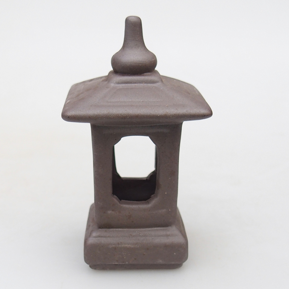 Ceramic figurine