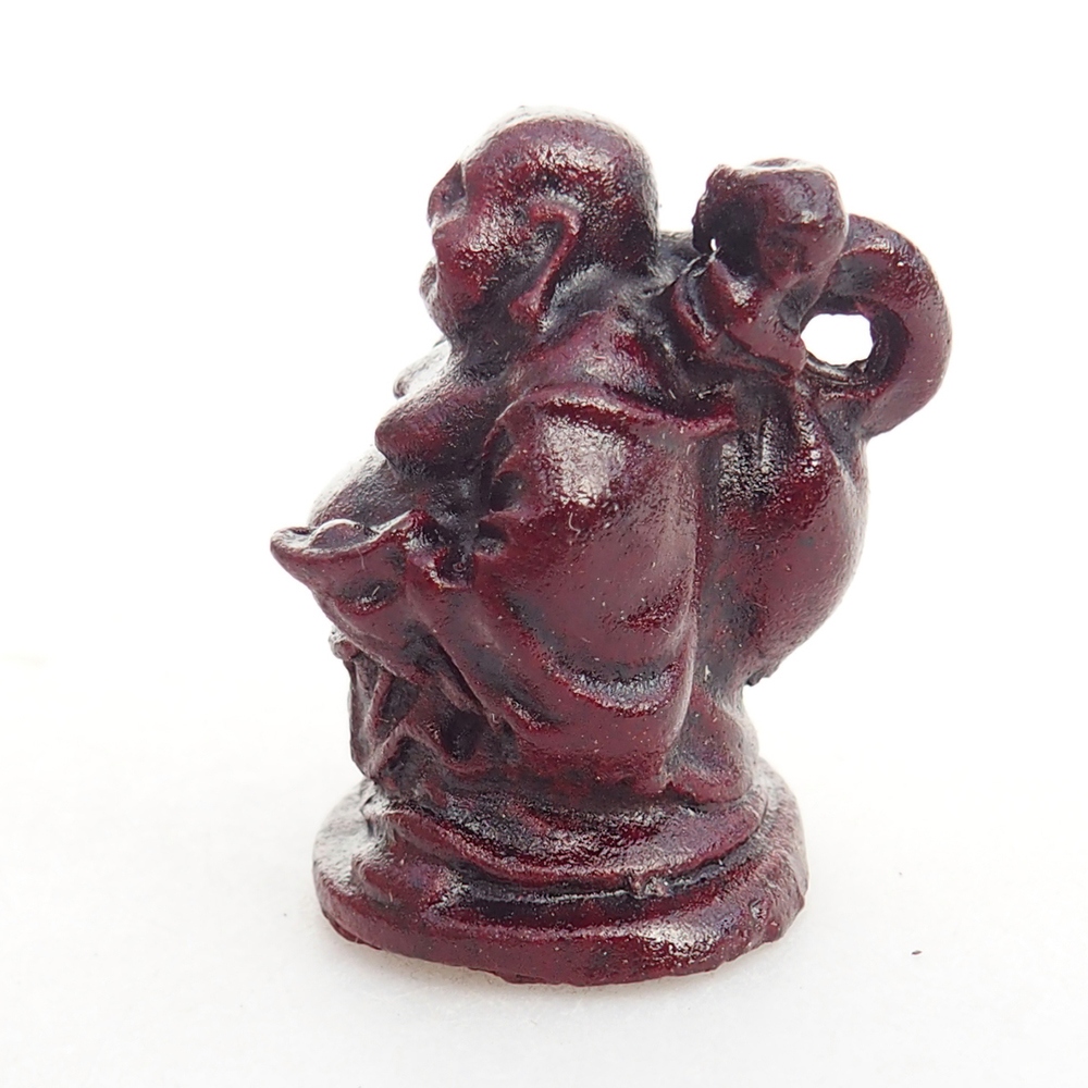 Roter Buddha