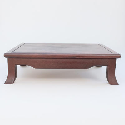 Holztisch unter dem Bonsai - 1